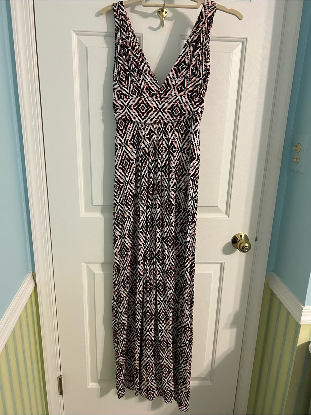Tart Collections Brown and Coral Print V‑Neck Maxi Dress